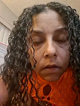 Snapshot of sweetnjuicyyy chatting on September 2025 04:39:02 AM sweetnjuicyyy online show from September 2025 04:39:02 AM