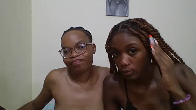 Miss-Hennessy online show from December 2025 06:47:01 PM