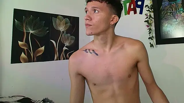 Snapshot of Patrick_phoenix chatting on October 2025 04:32:02 AM Patrick phoenix online show from October 2025 04:32:02 AM