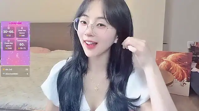 Snapshot of nini_a chatting on April 2026 11:48:02 AM nini a online show from April 2026 11:48:02 AM