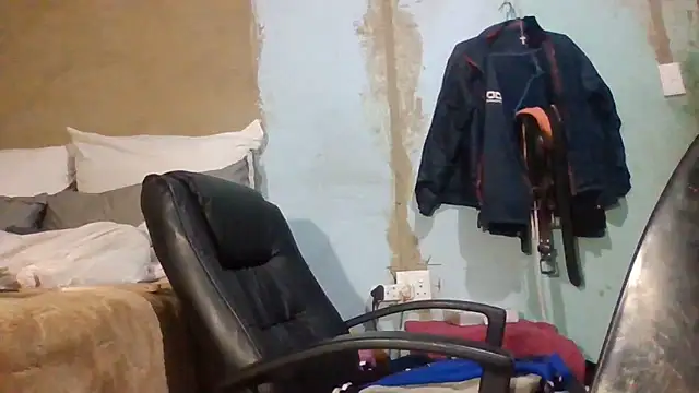 Snapshot of Nicky52 chatting on June 2026 03:50:02 AM Nicky52 online show from June 2026 03:50:02 AM