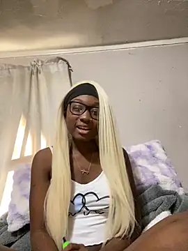 HennessyBaby21 online show from October 2025 01:00:01 PM