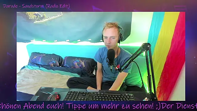 Snapshot of DaveLindau chatting on September 2025 04:39:01 PM DaveLindau online show from September 2025 04:39:01 PM