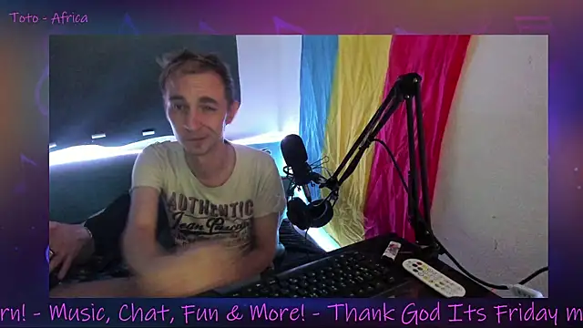 Snapshot of DaveLindau chatting on September 2025 07:03:02 PM DaveLindau online show from September 2025 07:03:02 PM