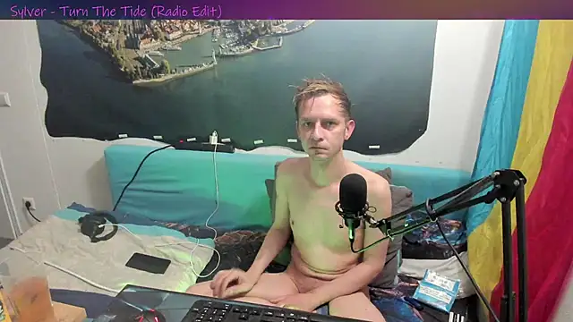 Snapshot of DaveLindau chatting on December 2025 04:57:02 PM DaveLindau online show from December 2025 04:57:02 PM