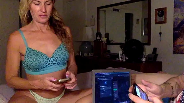 Snapshot of MackdaddyandgG chatting on February 2026 02:16:01 AM MackdaddyandgG online show from February 2026 02:16:01 AM