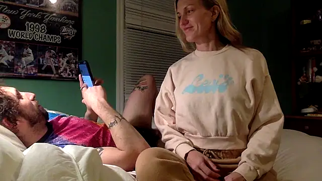 Snapshot of MackdaddyandgG chatting on February 2026 12:33:02 AM MackdaddyandgG online show from February 2026 12:33:02 AM