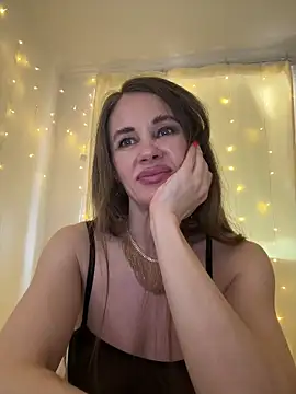 LucieMack online show from May 2026 10:33:02 AM