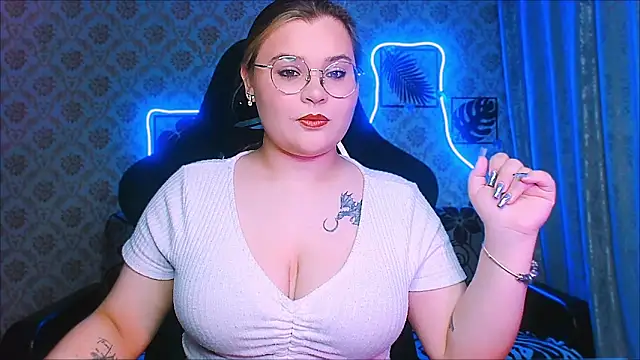 InLoveWithLife26 online show from May 2026 04:50:01 PM