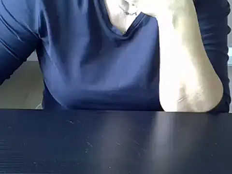 Snapshot of ITALIANASISIXX chatting on October 2025 10:26:01 AM ITALIANASISIXX online show from October 2025 10:26:01 AM