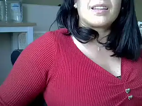 ITALIANASISIXX online show from May 2026 01:28:01 PM