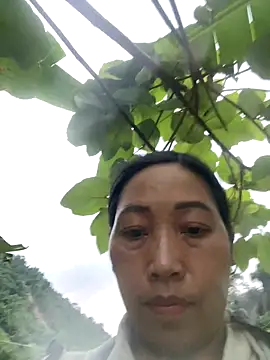 Snapshot of Lai005 chatting on October 2025 10:35:01 AM Lai005 online show from October 2025 10:35:01 AM