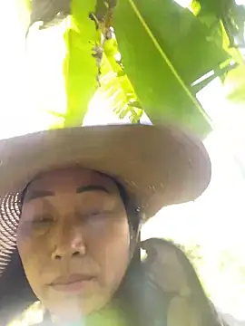 Snapshot of Lai005 chatting on October 2025 04:03:02 AM Lai005 online show from October 2025 04:03:02 AM