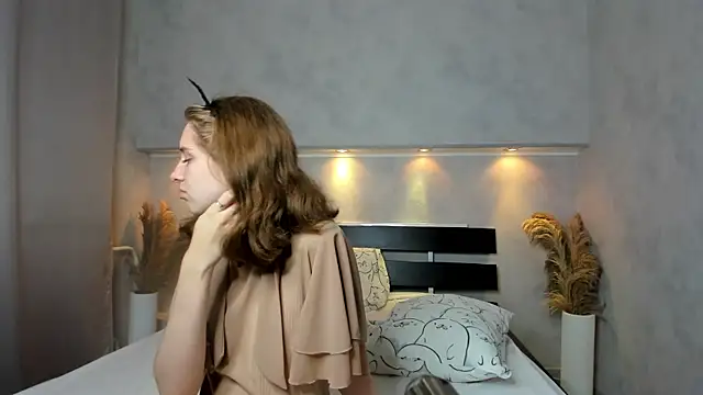 Snapshot of Camilla_Kelly chatting on September 2025 12:21:01 AM Camilla Kelly online show from September 2025 12:21:01 AM