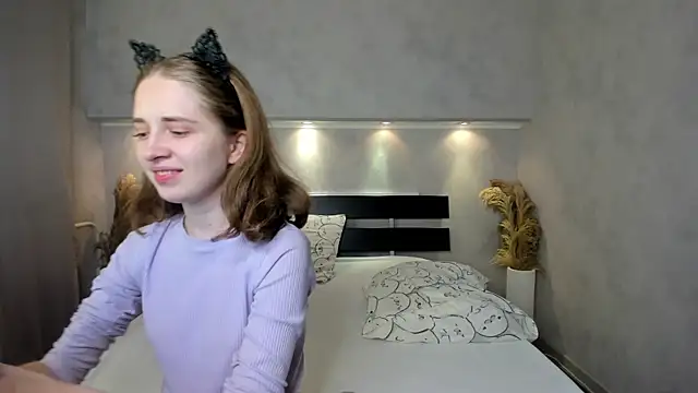 Snapshot of Camilla_Kelly chatting on October 2025 01:03:02 AM Camilla Kelly online show from October 2025 01:03:02 AM