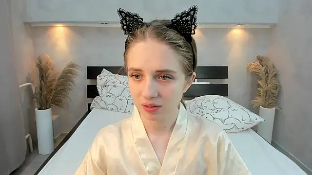 Snapshot of Camilla_Kelly chatting on October 2025 01:06:01 AM Camilla Kelly online show from October 2025 01:06:01 AM