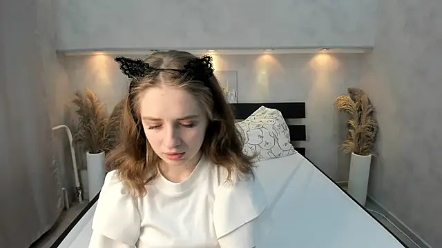 Snapshot of Camilla_Kelly chatting on October 2025 01:27:02 AM Camilla Kelly online show from October 2025 01:27:02 AM