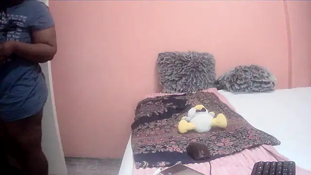 HUGEASSXXXXX online show from September 2025 02:00:02 AM