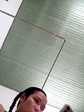 Snapshot of Rose_194 chatting on October 2025 02:50:01 PM Rose 194 online show from October 2025 02:50:01 PM