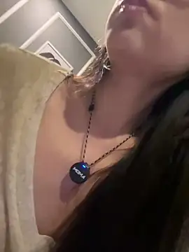 jiajia L online show from May 2026 02:01:02 PM
