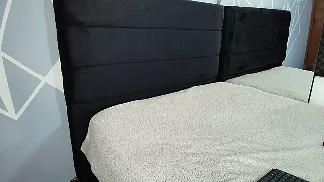 karlamoon23 online show from February 2026 08:40:02 PM