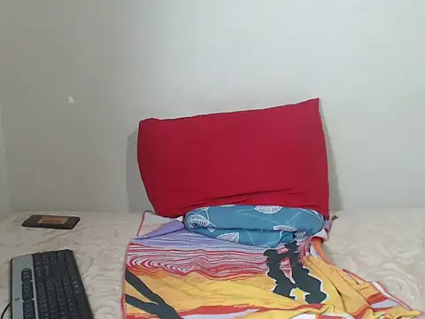 Snapshot of _SweetLips_ chatting on April 2026 09:24:01 PM SweetLips online show from April 2026 09:24:01 PM