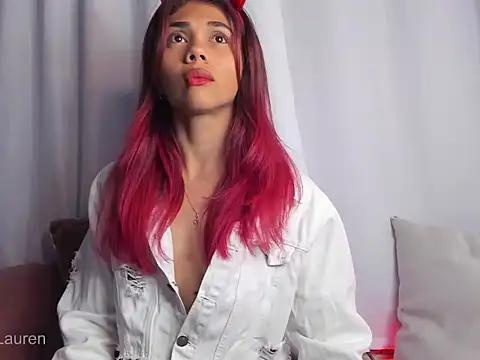 Laurenn 2 online show from October 2025 03:15:01 AM