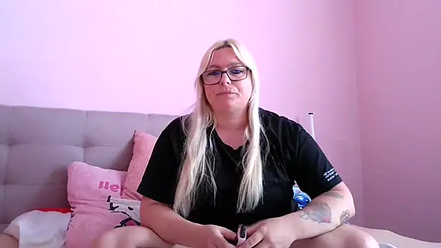 ToyCandyGirl online show from August 2026 03:47:02 PM