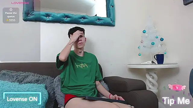 LiamBrown09 online show from November 2025 09:59:01 PM