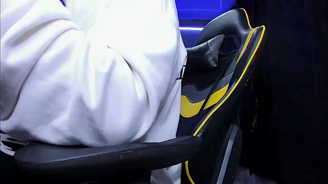 alexgiraldo   online show from November 2025 05:40:01 AM