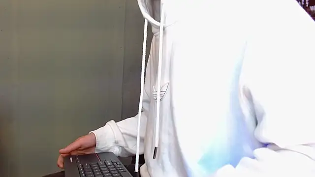 alexgiraldo   online show from May 2026 12:34:02 PM
