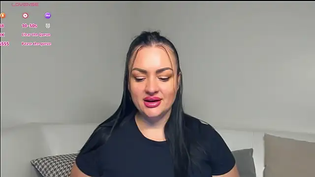 Snapshot of AliTemptress chatting on October 2025 04:22:01 PM AliTemptress online show from October 2025 04:22:01 PM