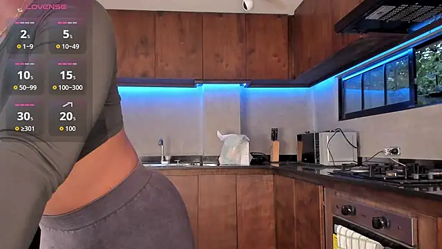 Snapshot of alisonn_moon chatting on October 2025 10:45:01 PM alisonn moon online show from October 2025 10:45:01 PM