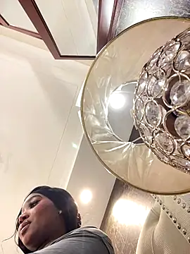 Snapshot of alisonn_moon chatting on October 2025 10:19:01 PM alisonn moon online show from October 2025 10:19:01 PM