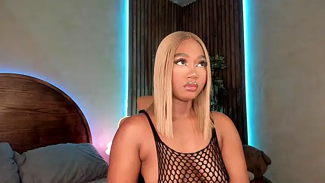 Snapshot of alisonn_moon chatting on November 2025 10:47:01 PM alisonn moon online show from November 2025 10:47:01 PM