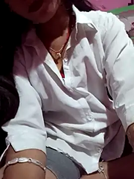 Cutie Angel143 online show from November 2025 04:00:01 AM