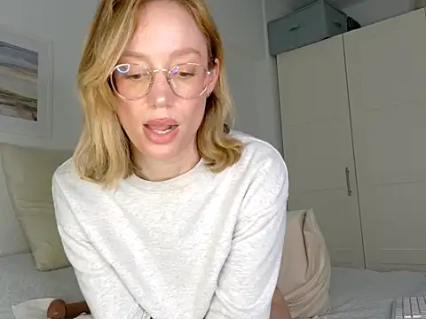 MissFrenchy online show from March 2026 09:17:01 PM