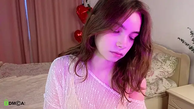 Snapshot of Evi_Brook chatting on April 2026 04:32:02 PM Evi Brook online show from April 2026 04:32:02 PM