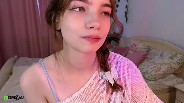 Snapshot of Evi_Brook chatting on April 2026 01:26:01 PM Evi Brook online show from April 2026 01:26:01 PM