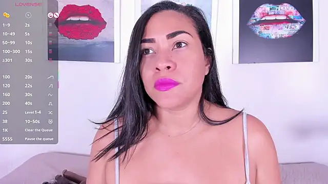 Monika-Ruiz online show from November 2025 07:32:02 PM