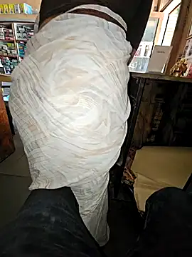 Snapshot of indianhotwife639 chatting on October 2025 06:30:02 AM indianhotwife639 online show from October 2025 06:30:02 AM