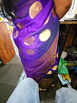 Snapshot of indianhotwife639 chatting on November 2025 05:10:01 AM indianhotwife639 online show from November 2025 05:10:01 AM