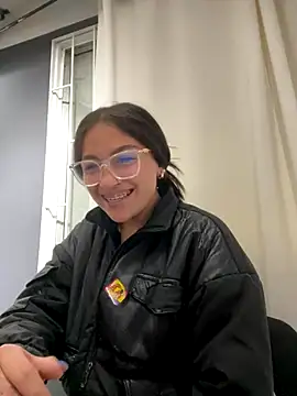 Alyha Cortes online show from October 2025 01:13:01 PM