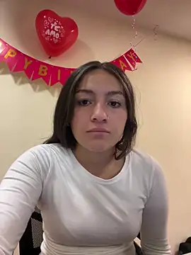 Alyha Cortes online show from April 2026 01:41:01 PM