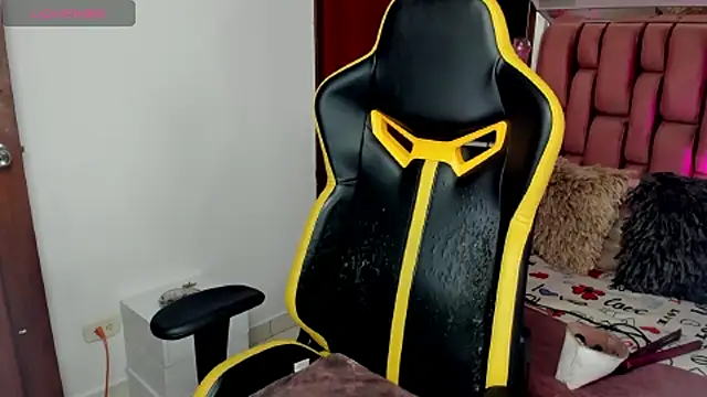 sara slut21 online show from March 2025 08:49:01 PM