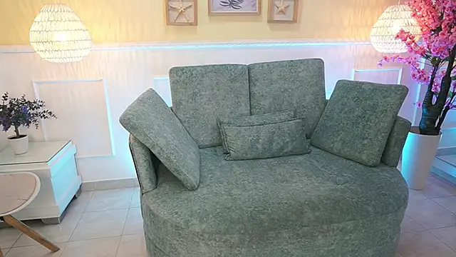 LoonaNyx online show from September 2025 11:34:01 AM