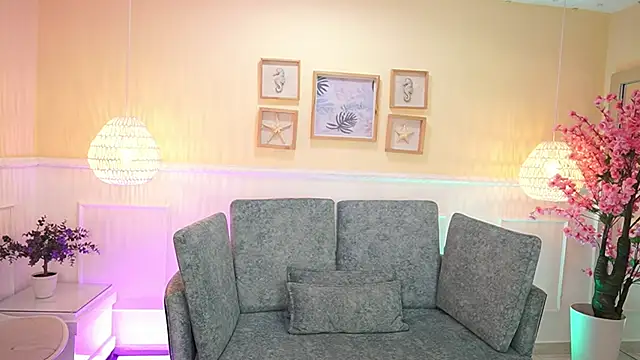 LoonaNyx online show from September 2025 11:33:01 AM