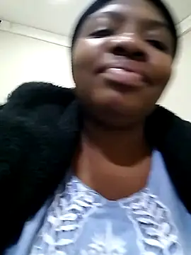 Snapshot of VoluptuousXX5 chatting on November 2025 07:52:02 AM VoluptuousXX5 online show from November 2025 07:52:02 AM