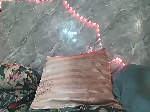 ZARIA-VIXEN online show from December 2025 11:48:01 AM