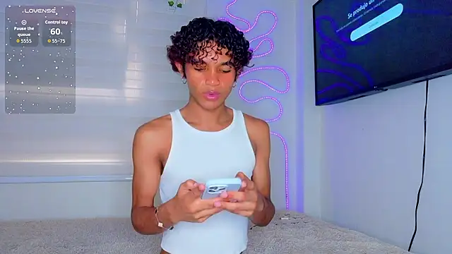 Snapshot of Aaron_Wiinter chatting on February 2026 07:29:01 PM Aaron Wiinter online show from February 2026 07:29:01 PM